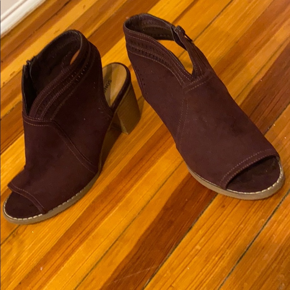 Size 7.5 faux suede open toe Maroon bootie
